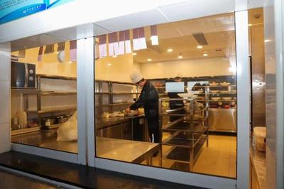 明廚亮灶，安心之選 金山27家餐飲企業(yè)在線展示餐食制作過(guò)程獲評(píng)